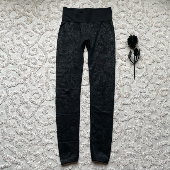 All Black Paisley Warm Leggings small - Picture 2 of 8
